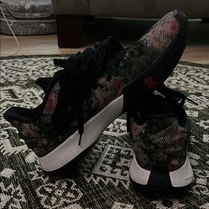 Nike Black and Red Athletic Shoes